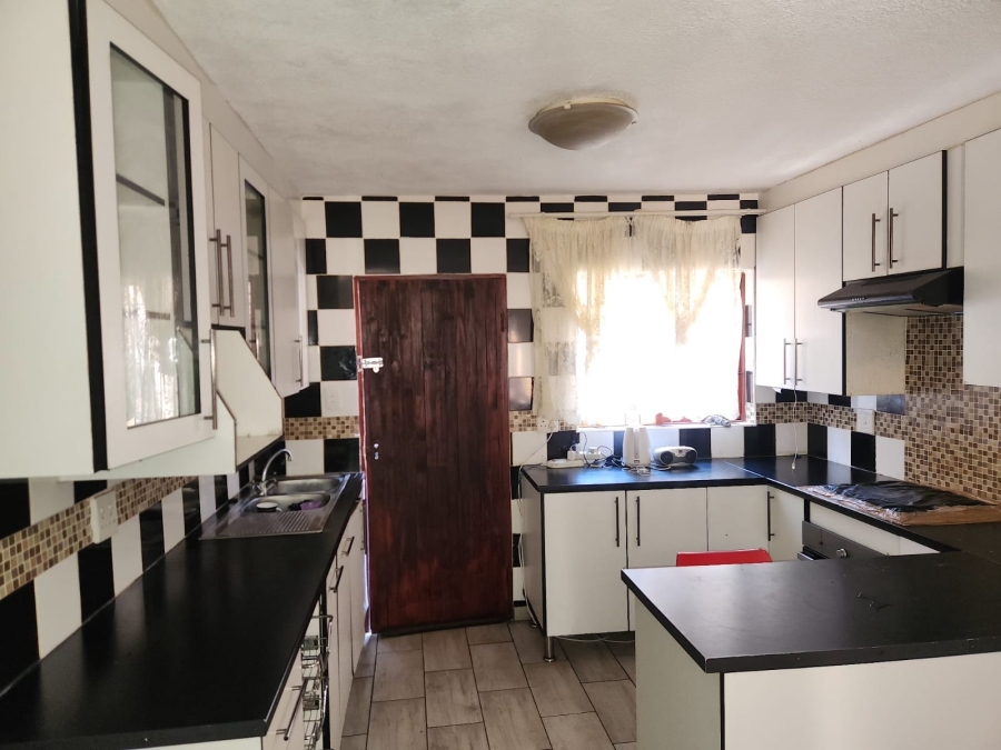 2 Bedroom Property for Sale in Rustenburg Central North West